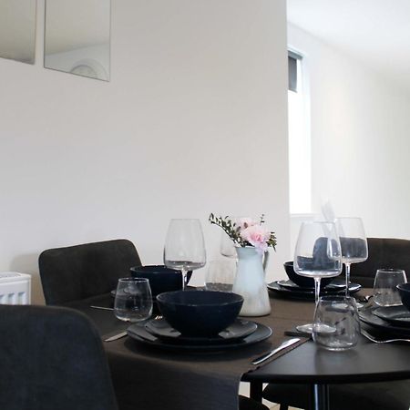Abingdon - Private Flat With Parking 09 Apartment Bagian luar foto