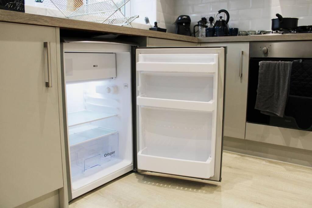 Abingdon - Private Flat With Parking 09 Apartment Bagian luar foto