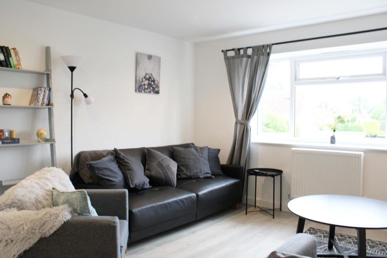 Abingdon - Private Flat With Parking 09 Apartment Bagian luar foto