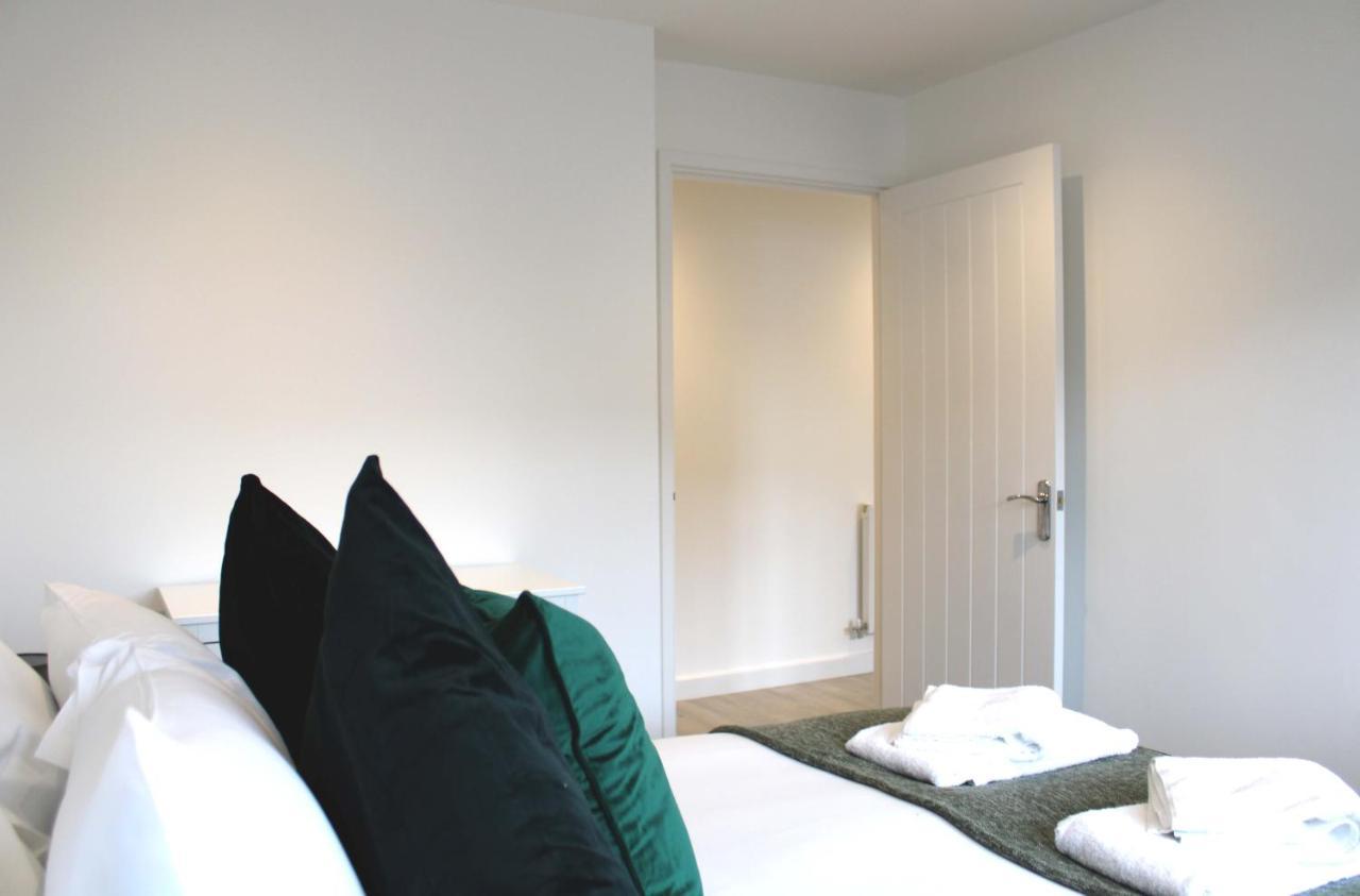 Abingdon - Private Flat With Parking 09 Apartment Bagian luar foto